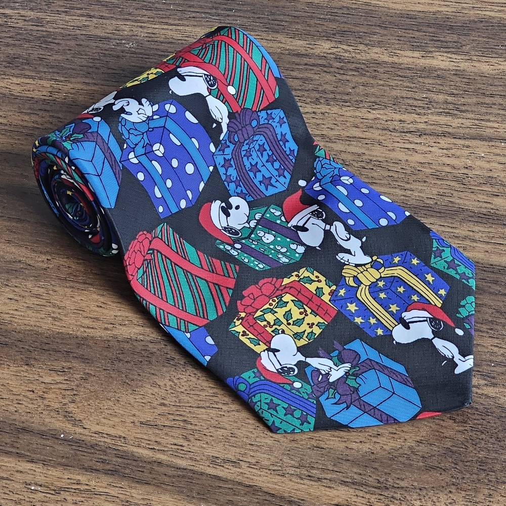 Licenced PEANUTS SNOOPY Santa Hat Christmas Presents Gifts NECK TIE9 60" × 4"